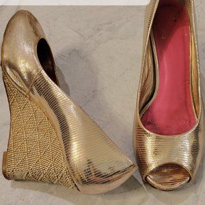 Lilly Pulitzer Gold Wedges